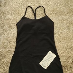 Lululemon power pose tank with tags on